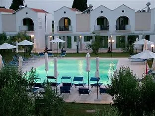 Family Village Otranto 4* אלימיני