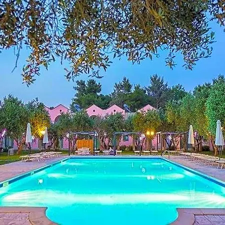 Family Village Hotel 4*
