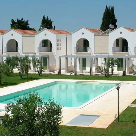אתר נופש Family Village Otranto
