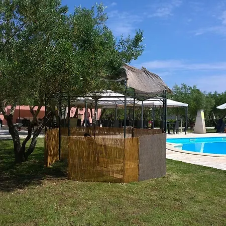 Family Village Otranto 4* אלימיני
