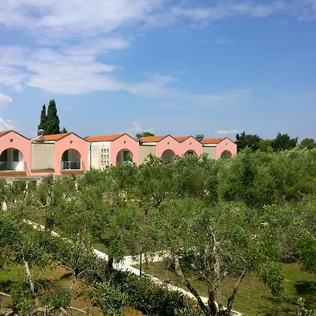 Family Village Otranto אלימיני